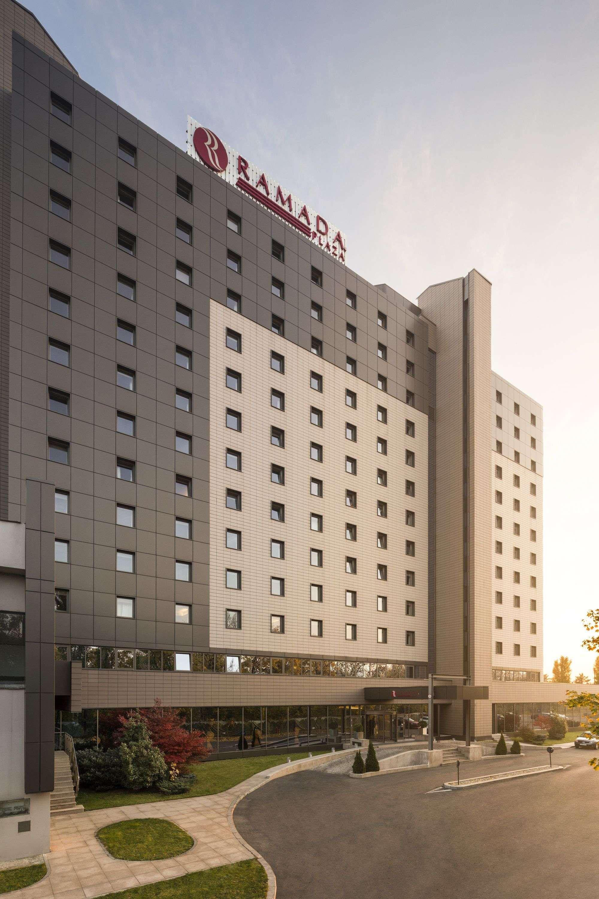 Ramada Plaza By Wyndham Bucharest Convention Center Hotel Exterior foto