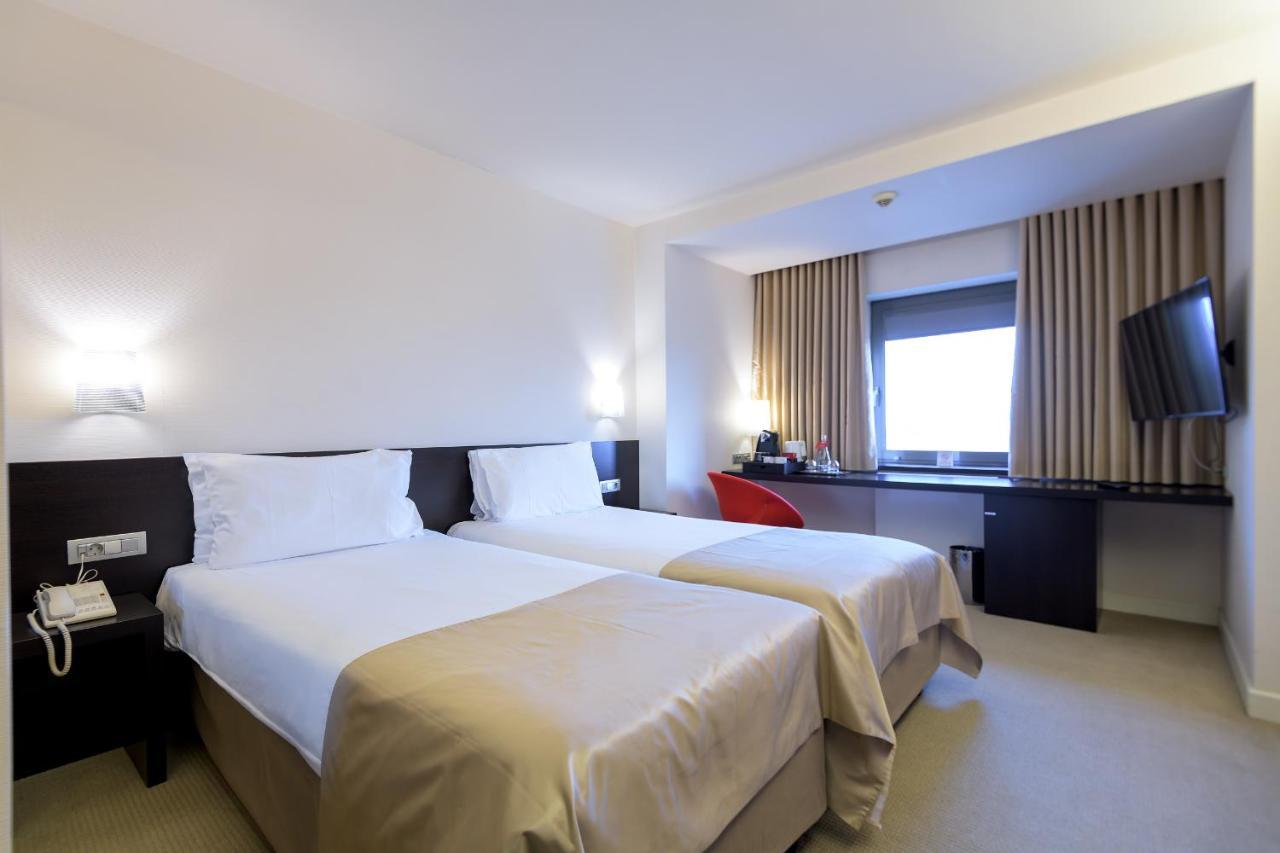 Ramada Plaza By Wyndham Bucharest Convention Center Hotel Exterior foto