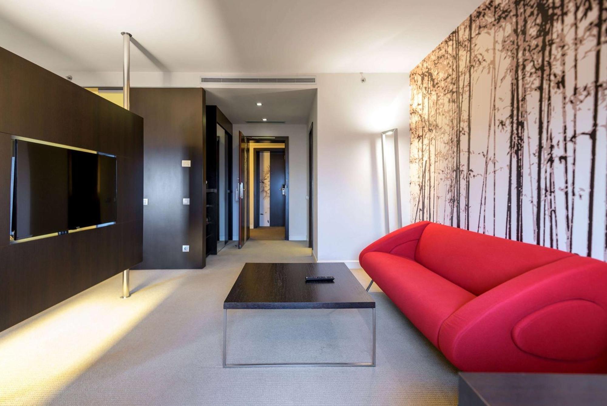Ramada Plaza By Wyndham Bucharest Convention Center Hotel Exterior foto