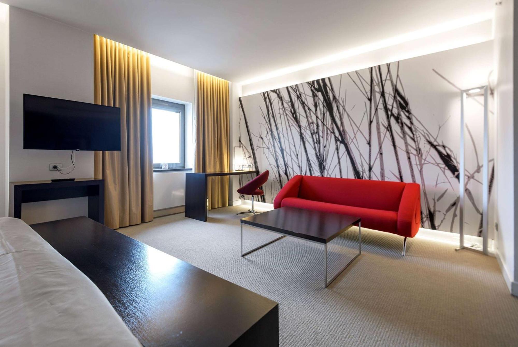 Ramada Plaza By Wyndham Bucharest Convention Center Hotel Exterior foto