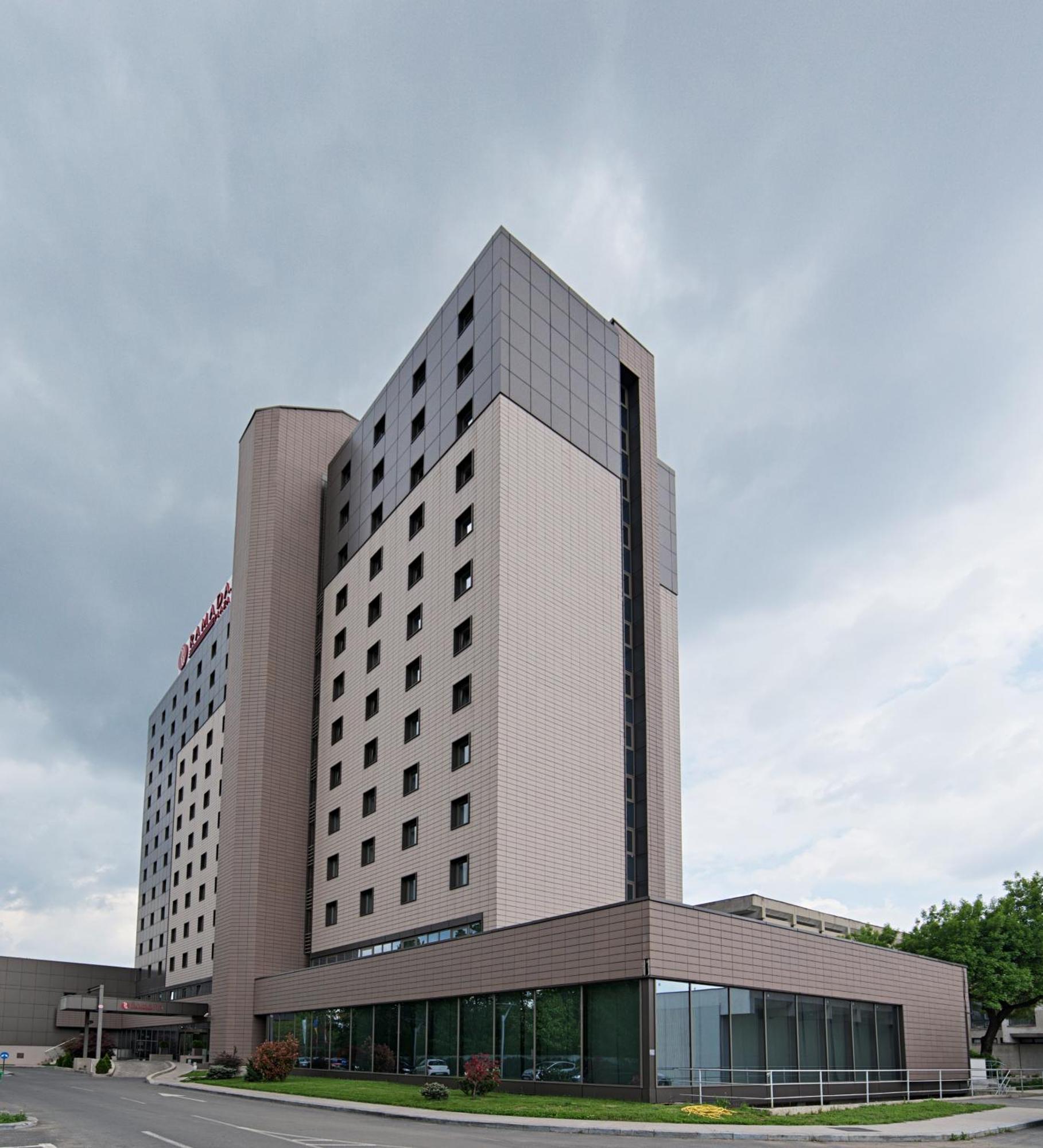 Ramada Plaza By Wyndham Bucharest Convention Center Hotel Exterior foto