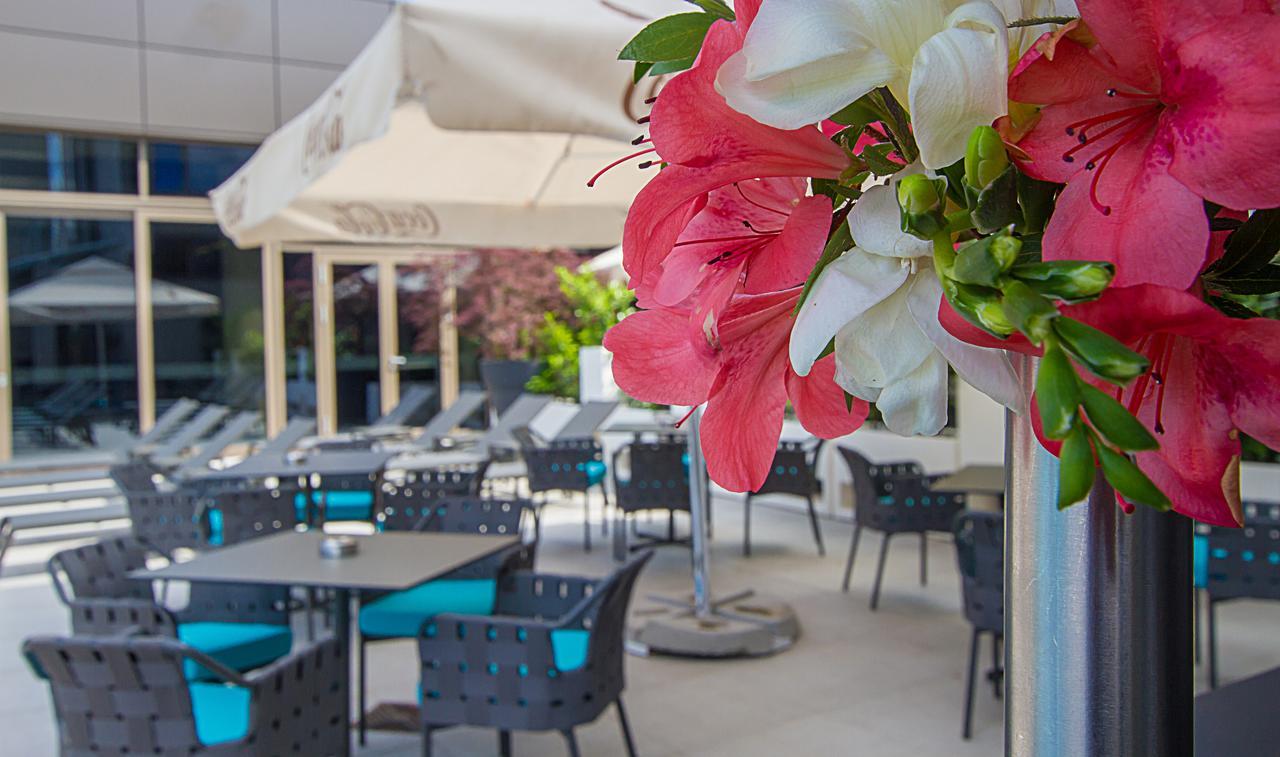 Ramada Plaza By Wyndham Bucharest Convention Center Hotel Exterior foto